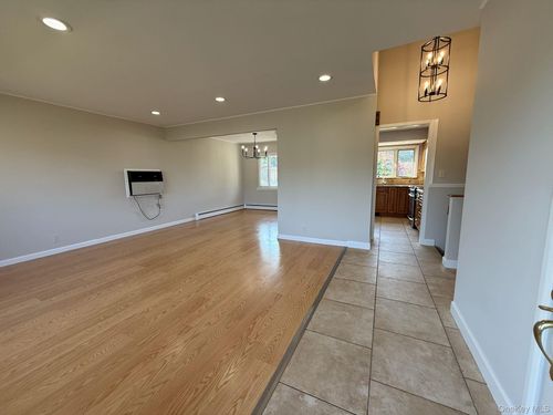 6 Sherman Ave, Plainview, NY, 11803-5218 | Card Image