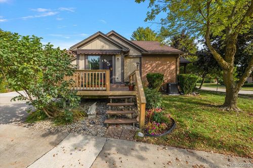 404 Meadow Bridge Dr, Rochester Hills, MI, 48307-3048 | Card Image