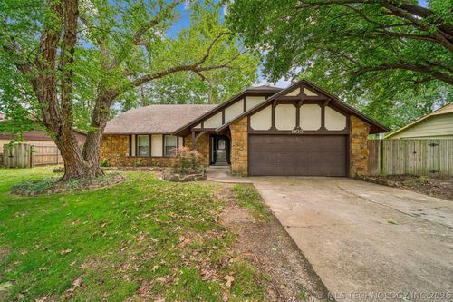 1103 19th St, Claremore, OK, 74017-2628 | Card Image