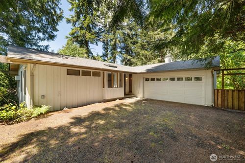 31 E Village View Dr, Allyn, WA, 98524-9600 | Card Image