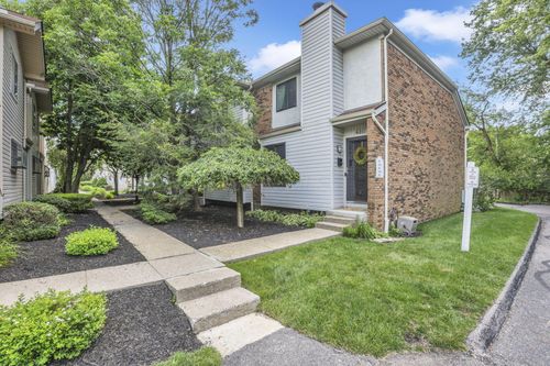 c1-421 E North St, Worthington, OH, 43085-3279 | Card Image