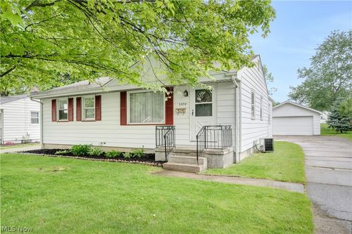 3854 Whippoorwill Ln, Youngstown, OH, 44511-3372 | Card Image