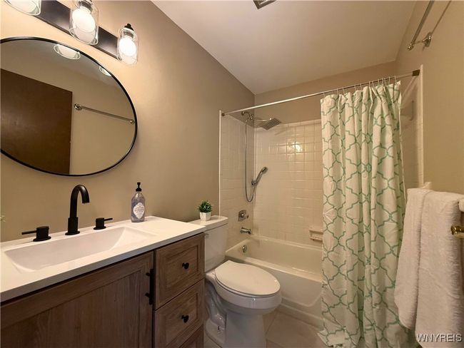 207 Charlesgate Cir, Condo with 3 bedrooms, 3 bathrooms and null parking in East Amherst NY | Image 24