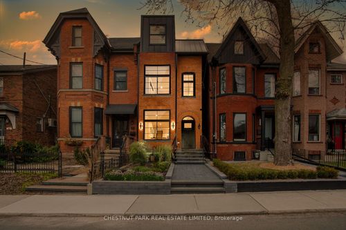 112 Givins St, Toronto, ON, M6J2X9 | Card Image
