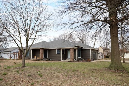 701 Osage St, Pittsburg, KS, 66762-6546 | Card Image