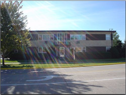 2e-10351 Canterbury St, Westchester, IL, 60154-3566 | Card Image