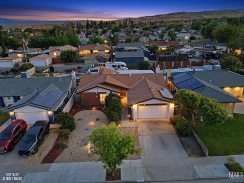 209 E Warren Street, Taft, CA, 93268 | Card Image