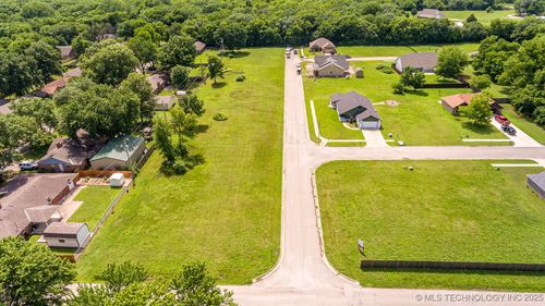 412 W 7th Street, Dewey, OK, 74029 | Card Image