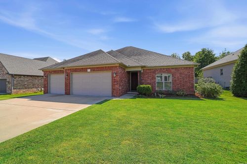 5335 Trinity Crossing Dr, Conway, AR, 72034-7821 | Card Image