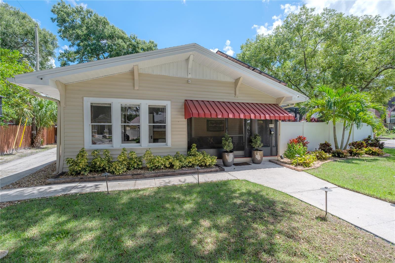9th St, Tampa, FL 33604