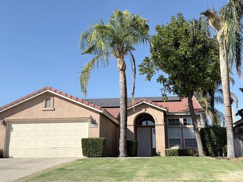 8700 Rollingbay Dr, Bakersfield, CA, 93312-5525 | Card Image