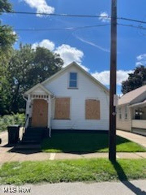 7117 Camden Ave, Cleveland, OH, 44102-5220 | Card Image