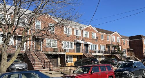 6135 64th St, Middle Village, NY, 11379-1022 | Card Image