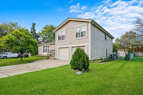 304 Sutherland Ln, Bloomingdale, IL, 60108-1938 | Card Image