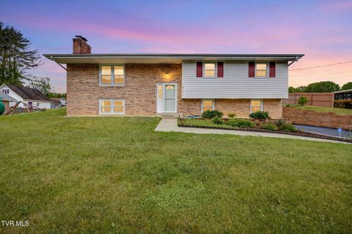 421 Mount Area Dr, Bristol, TN, 37620-7119 | Card Image