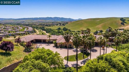 1615 Lawrence Rd, Danville, CA, 94506-4702 | Card Image