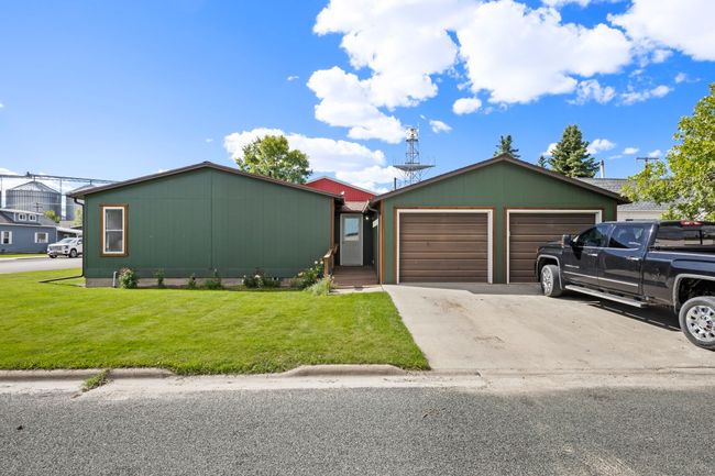 421 1 St Ave S, House other with 5 bedrooms, 3 bathrooms and null parking in Fairfield MT | Image 5