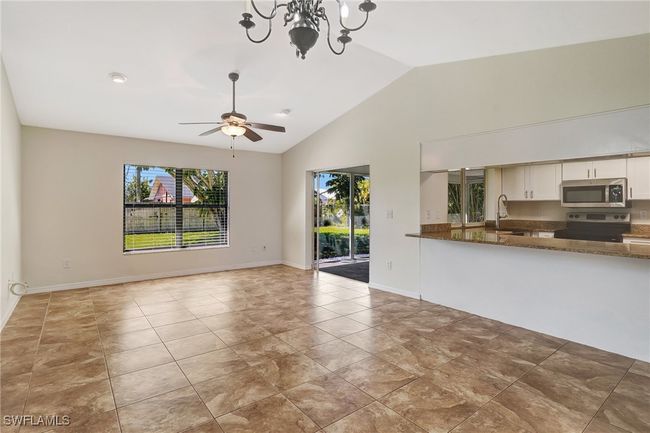 210 Ne 10 Th Ave, House other with 3 bedrooms, 2 bathrooms and null parking in Cape Coral FL | Image 9