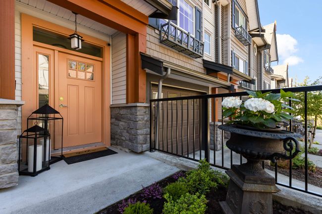 9 - 23539 Gilker Hill Road, Townhouse with 3 bedrooms, 2 bathrooms and 3 parking in Maple Ridge BC | Image 1