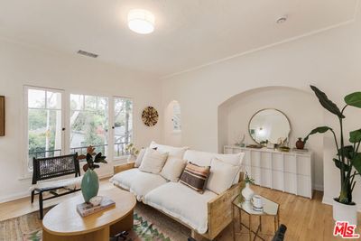 1/2 N Vista Street, Home with 2 bedrooms, 1 bathrooms and 1 parking in West Hollywood CA | Image 2