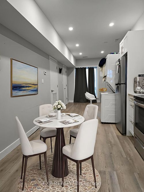 3-104 Wellington St N, Hamilton, ON, L8R1N3 | Card Image