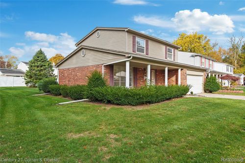 10068 Cherokee St, Taylor, MI, 48180-3240 | Card Image