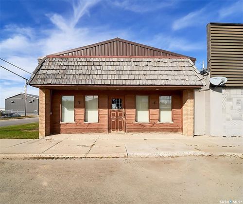 120 B Ave W, Wynyard, SK, S0A4T0 | Card Image
