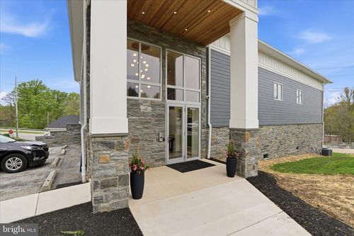 200-2090 Dutton Mill Rd, NEWTOWN SQUARE, PA, 19073-1017 | Card Image