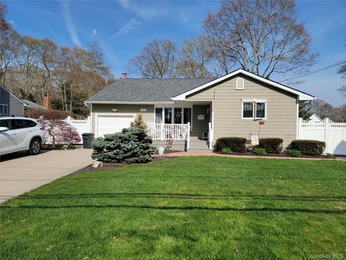 59 Lumur Dr, Sayville, NY, 11782-1605 | Card Image