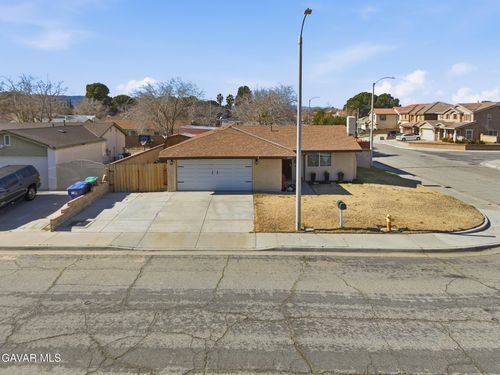 42953 Amoy St, Lancaster, CA, 93536-4644 | Card Image
