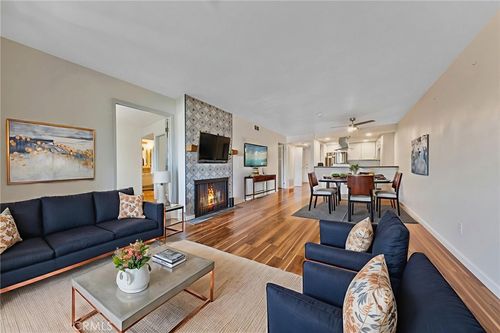 234-550 Orange Ave, Long Beach, CA, 90802-3569 | Card Image