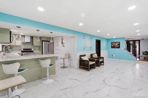 160 86th St, Howard Beach, NY, 11414 | Card Image