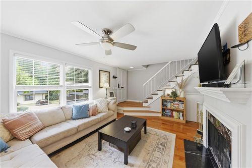 176 Maribeau Sq Nw, Atlanta, GA, 30327-4040 | Card Image