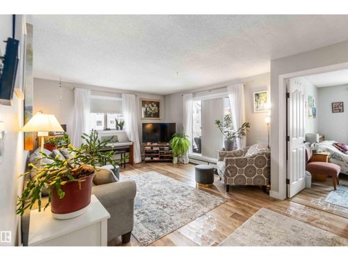 329-17447 98a Ave Nw, Edmonton, AB, T5T6M4 | Card Image