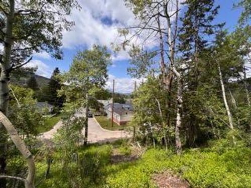 133 16 Ave, Blairmore, AB, T0K0E0 | Card Image