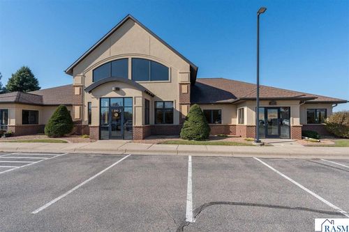 150 St Andrews Court, Mankato, MN, 56001 | Card Image