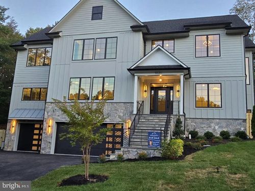 9621 Locust Hill Dr, Great Falls, VA, 22066-2018 | Card Image