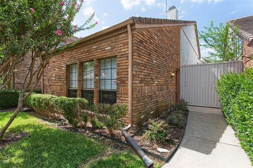 17106 Knots Lndg, Addison, TX, 75001-5034 | Card Image