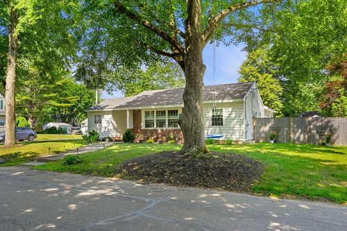 42 Myrtle Ave, Newburyport, MA, 01950-3634 | Card Image