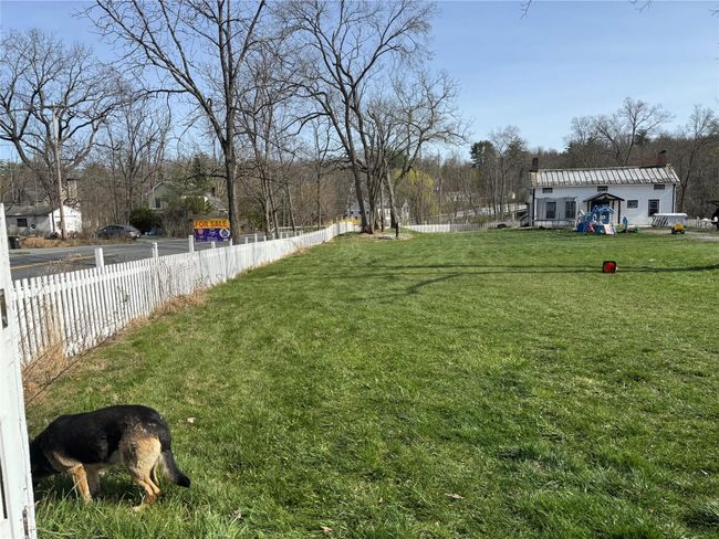 View of yard with fence | Image 34