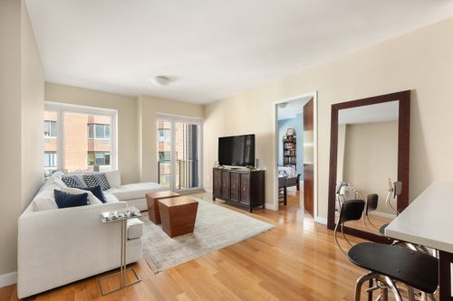 5i-454 W 54th St, New York, NY, 10019-4612 | Card Image