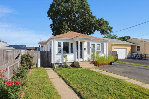 127 Fern St, Warwick, RI, 02889-2407 | Card Image