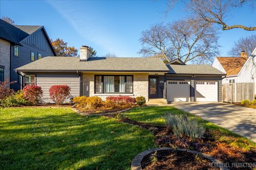 1017 S 6th St, St. Charles, IL, 60174-3937 | Card Image