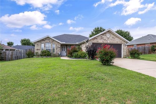 551 Firewood Dr, Centerton, AR, 72719-9749 | Card Image