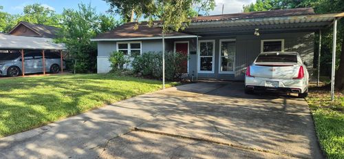 5746 Lakefield Dr, Houston, TX, 77033-2409 | Card Image