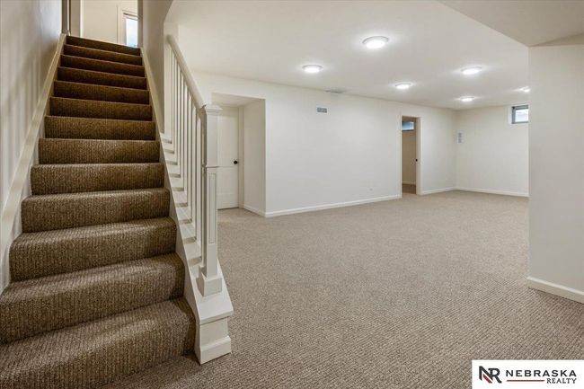 3102 Lynnwood Dr, House other with 4 bedrooms, 4 bathrooms and 2 parking in Bellevue NE | Image 30