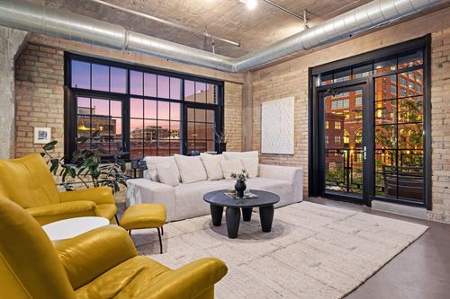 306-525x 3rd St N, Minneapolis, MN, 55401-1544 | Card Image