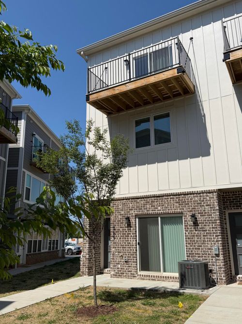 959 Montague Pl, Chattanooga, TN, 37408-2001 | Card Image