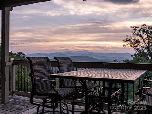 86 Distant View Dr, Asheville, NC, 28803-2477 | Card Image