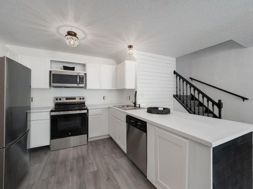 79-1705 Riverwood Dr, Burnsville, MN, 55337-5303 | Card Image